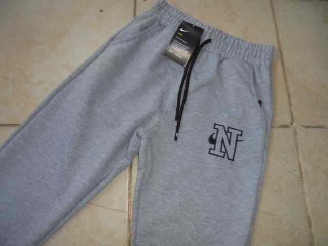 Ново долнище на ''Nike''