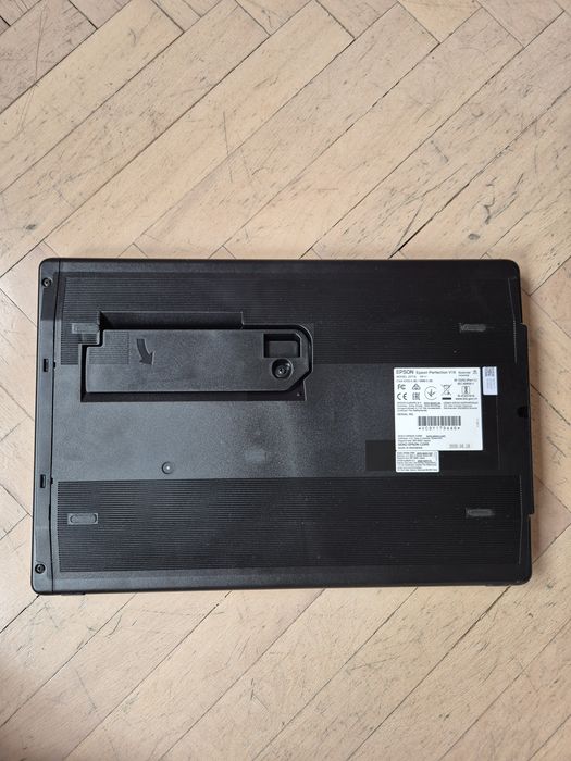 Скенер Epson Perfection V19