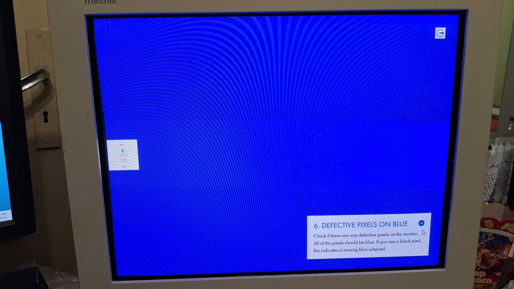 РЕЗЕРВИРАН! DELL UltraScan P991 – 19" CRT Trinitron – перфектно състоя