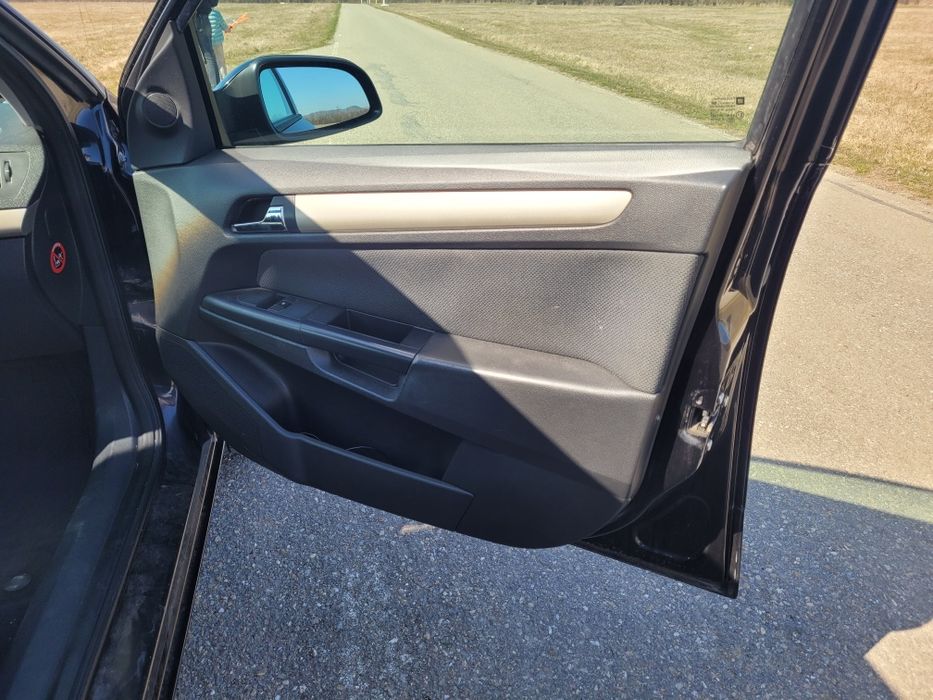 Vand Opel Astra H 1.6 benzina (116 CP) si cu GPL Tomasseto Qbox