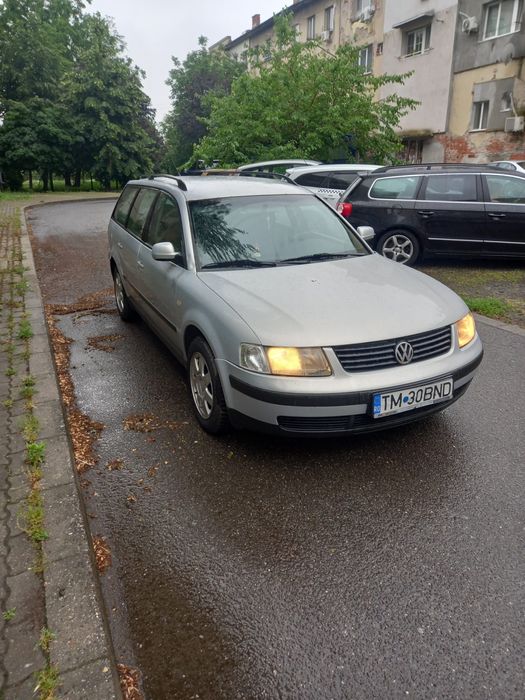 VOLKSWAGEN Passat 2000