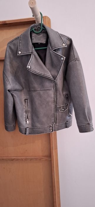 Куртки женские 48р