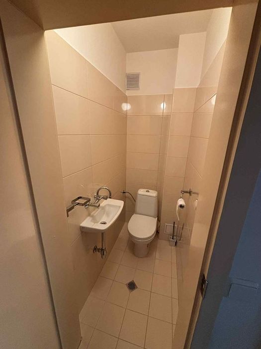 Дава се под наем Четиристаен апартамент в София, Гоце Делчев - 110 кв.м за 946.56 € - Снимка #11