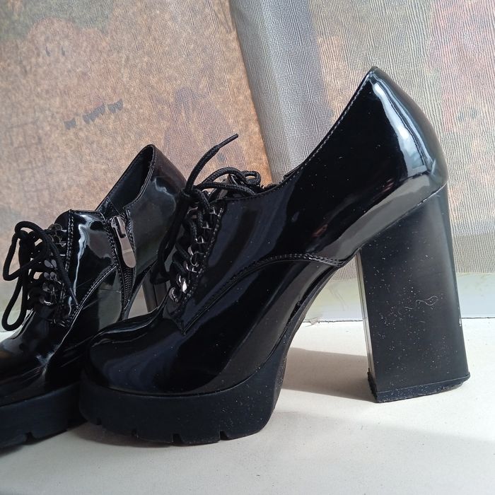 Продам полуботиночки