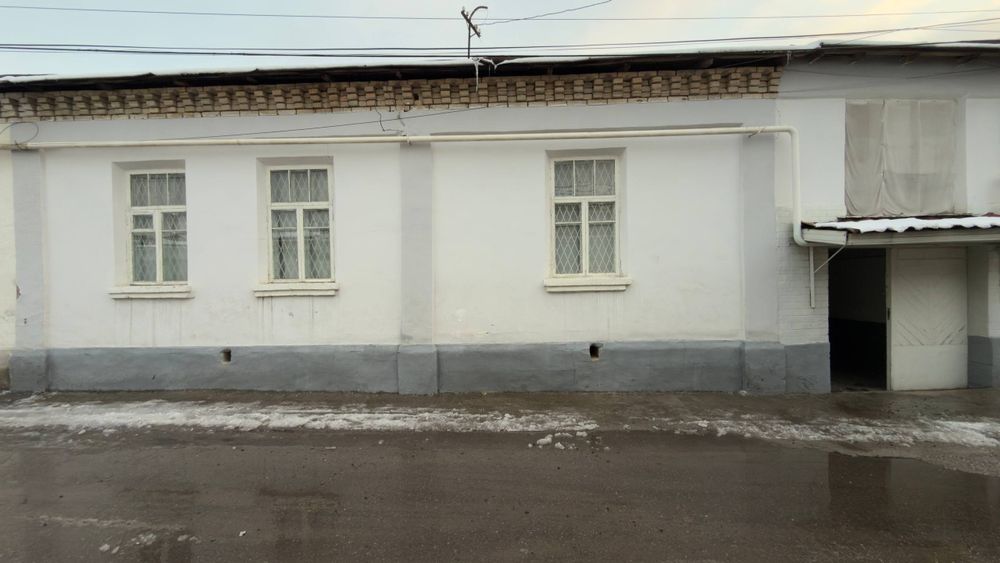 Uy sotiladi 3,45 sotiki suv, gaz, kanalizatsiya bor
