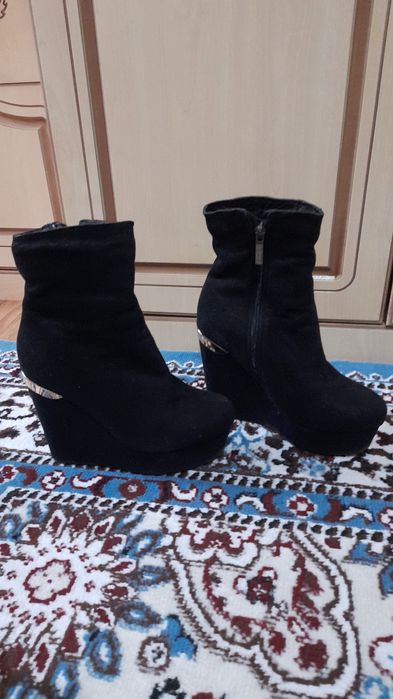 Продам ботильоны на платформе