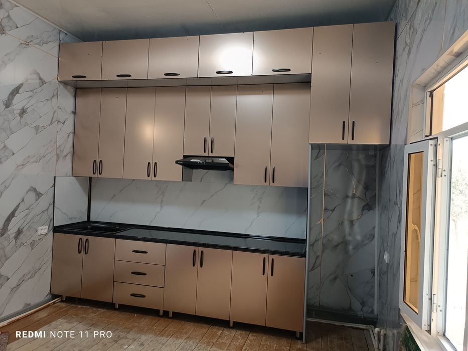 Oshxona va turli xil mebellar