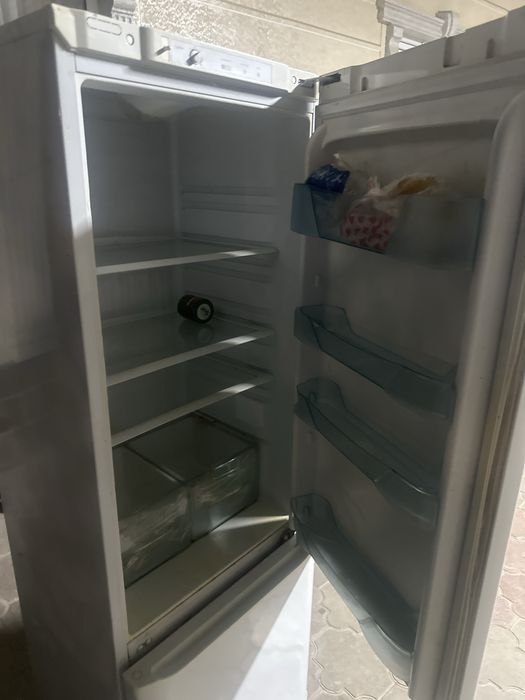 Холодильник б/у 1,8 м бирюса