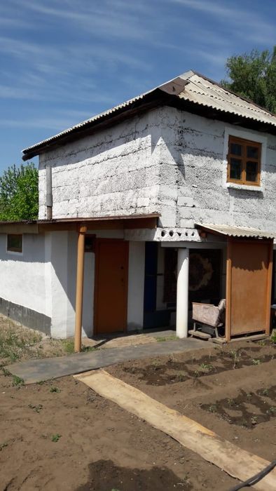 Продам  Дачный участок с гаражом