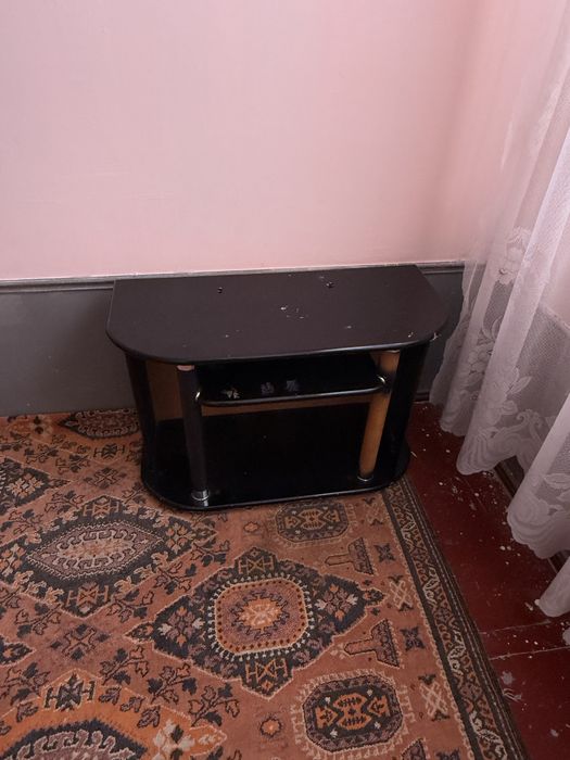 Отдам даром телевызор, подставка и двухкомфорочная газовая плита