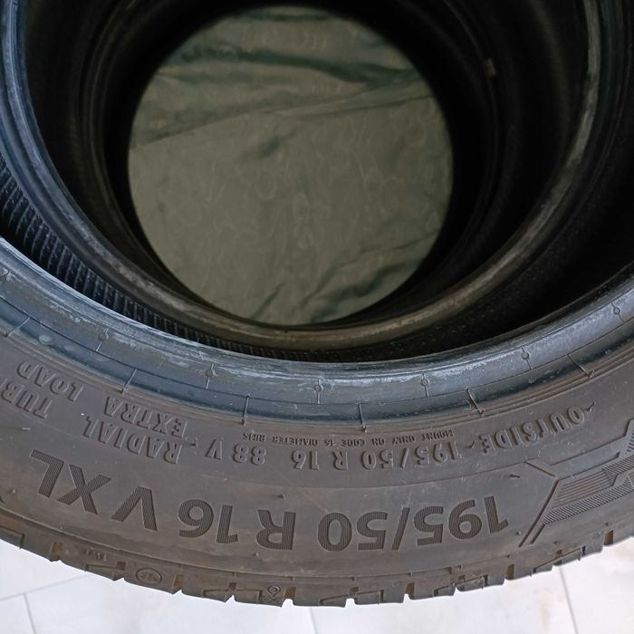 Продавам 4 броя почти нови летни гуми 195х50х16 за 96 лв.