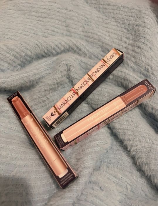 Stoc 30 produse de buze tarte