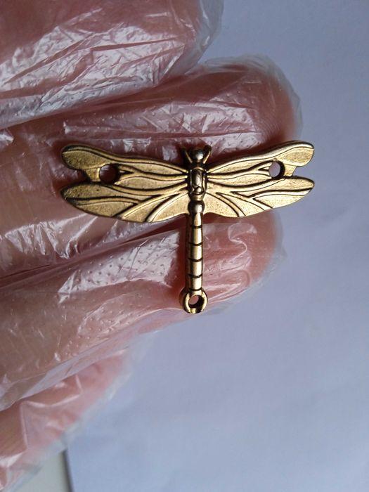 Бмжута Брошка с камъни и винтидж