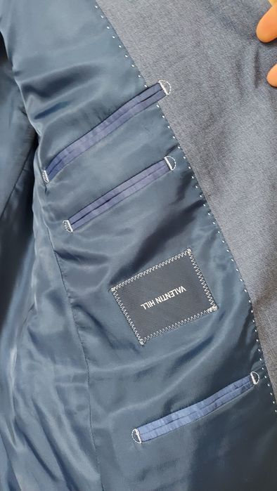 Продаются 2 пиджака