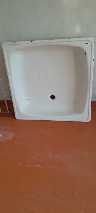 Продам поддон 80 на 80  металлический