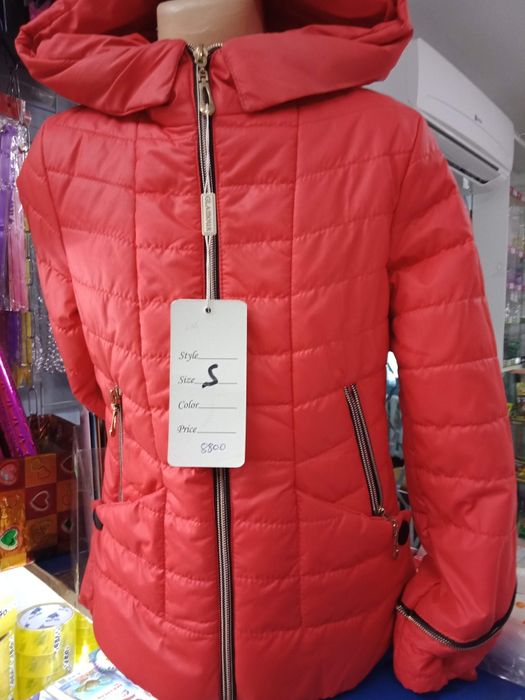 Куртки на девочек