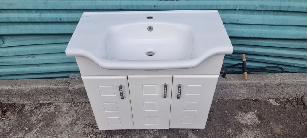 Раковина с тумбой