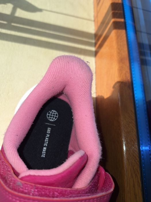 adidasi fetite marimea 32,in stare impecabila