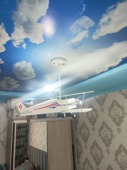 Продам люстру в отличном состояние