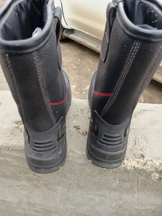 Спец ботинка осеный 40 размер новый