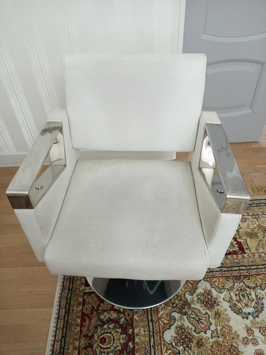 Кресло для парикмахерской