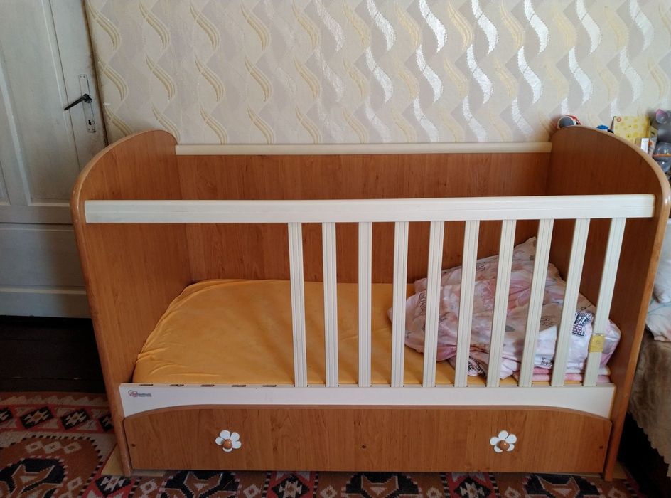 Продавам. Детски легла