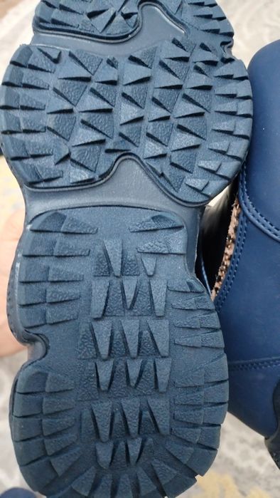 Новые зимние сапоги для девочки