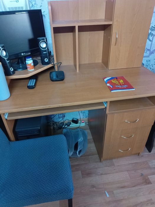 Продам Компьютерный Стол!