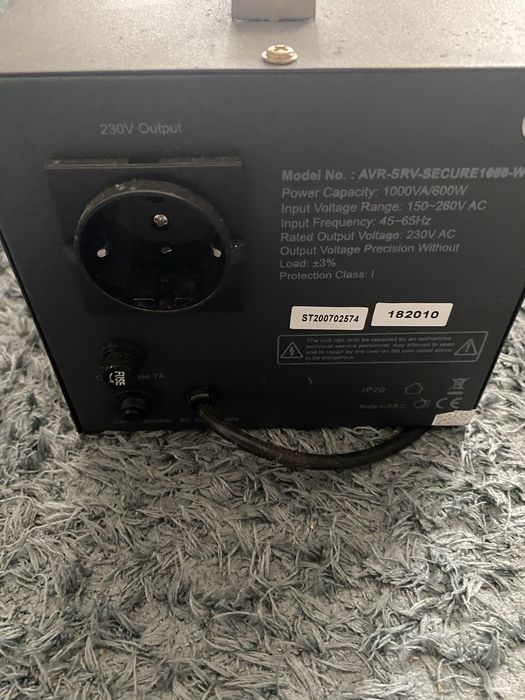 Stabilizator automat de tensiune Well Secure 1000