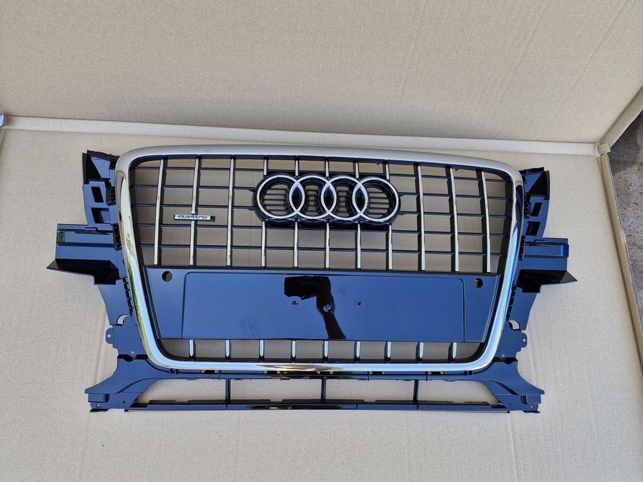 Grila centrala Audi Q5 8R NOUA 2008-2012