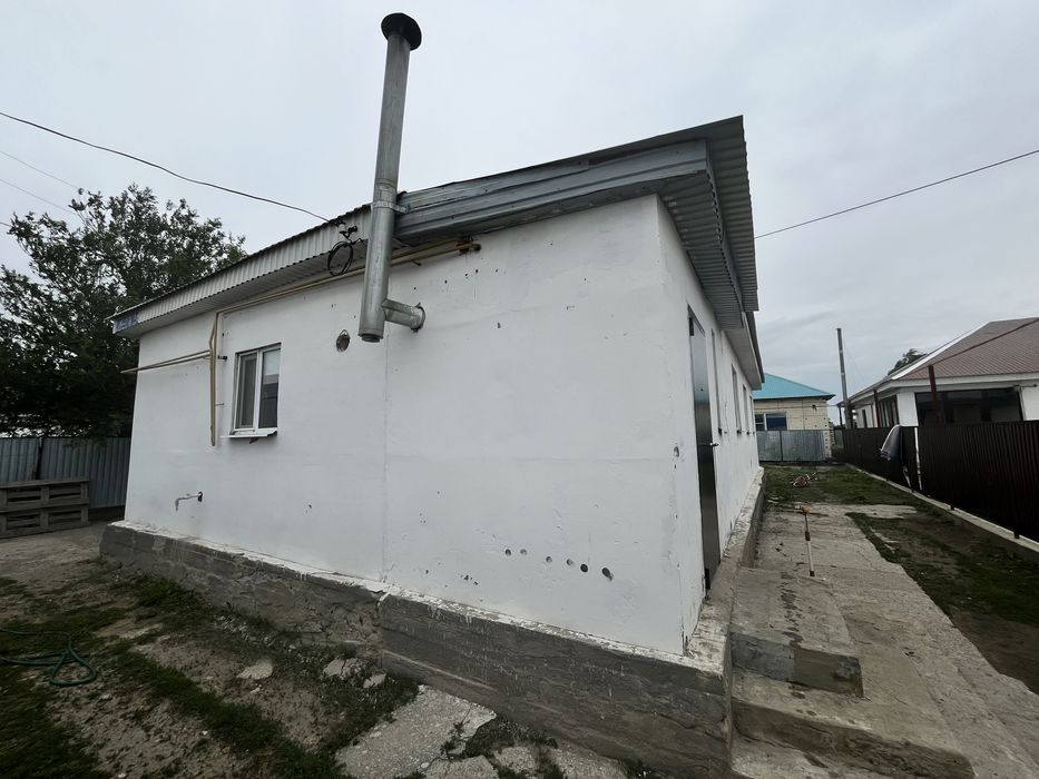 Үй сатылады немесе пәтерге ауыстырамын