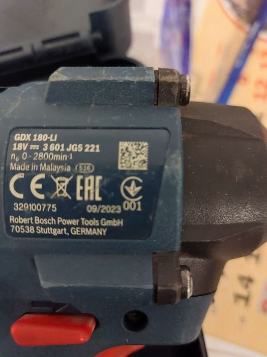 Акомулаторен ударен гайковерт PRO gdx 180-li