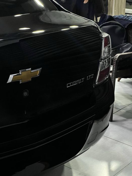 Cobolt mcm midniht oq qora ranglari bor