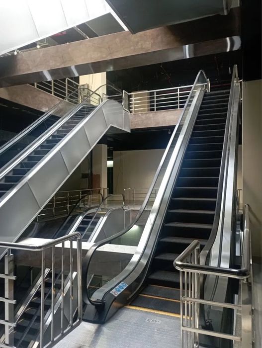 Ibn sino Savdo markazida dukon sotiladi