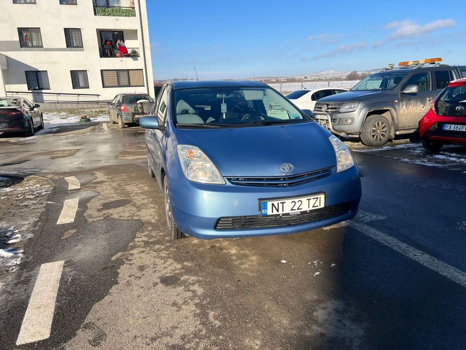 Vând Toyota prius