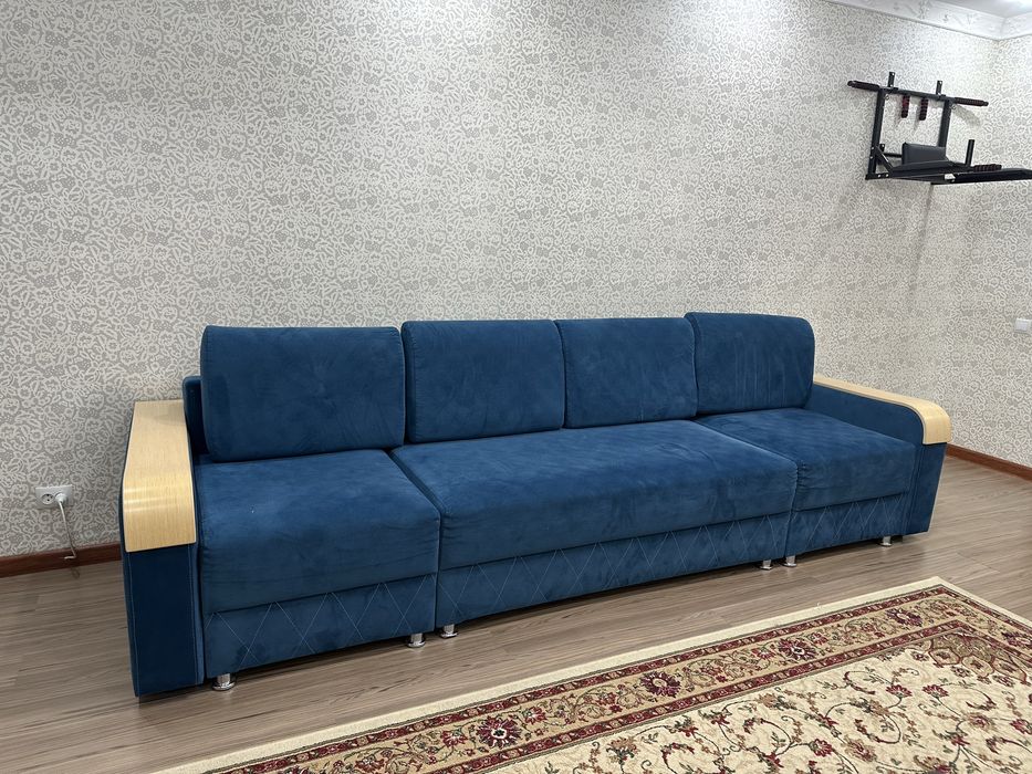 продается большой диван 3,2м