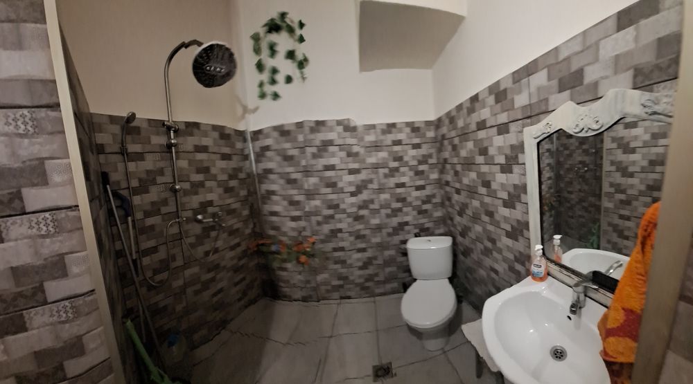 Продава се Четиристаен апартамент в Добрич, Център - 95 кв.м за 1155 €/кв.м - Снимка #6