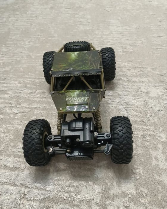 Продаю машинку на пульте управления