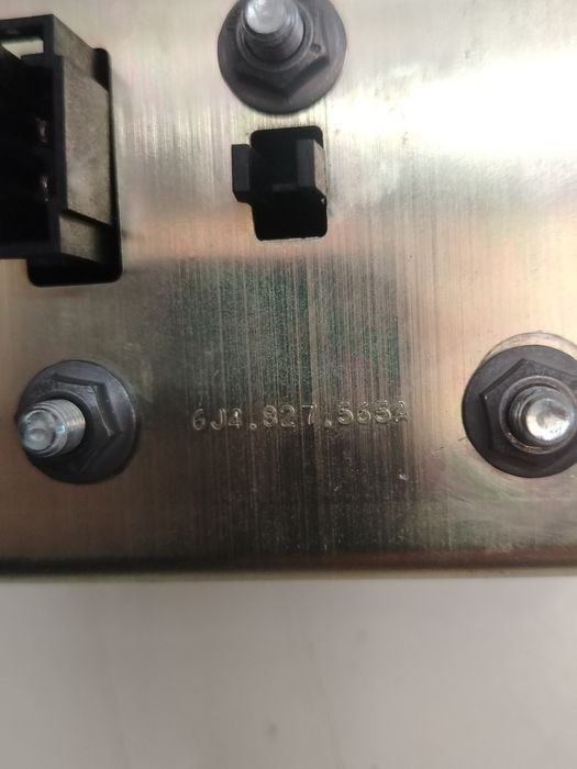 Buton sigla semn deschidere Haion Portbagaj Leon 1p Seat Ibiza 6J  Orginal 6J4 827 565