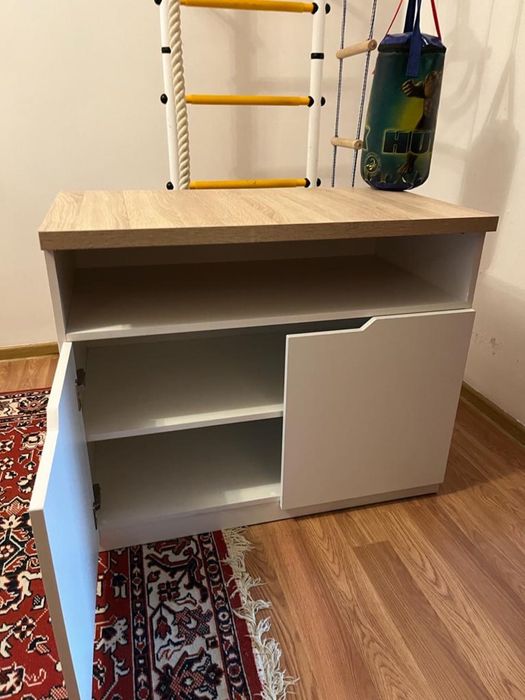 Стол и комод для школьника