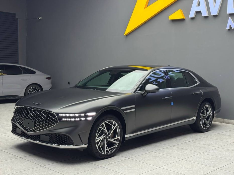 Продается новый Genesis G90