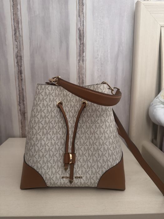 Продам сумку Michael Kors в оригинале