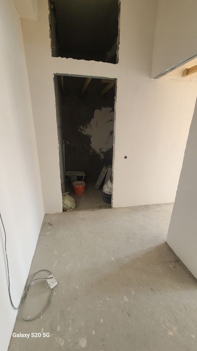 Uy sotiladi 7 mk 1 xonalik