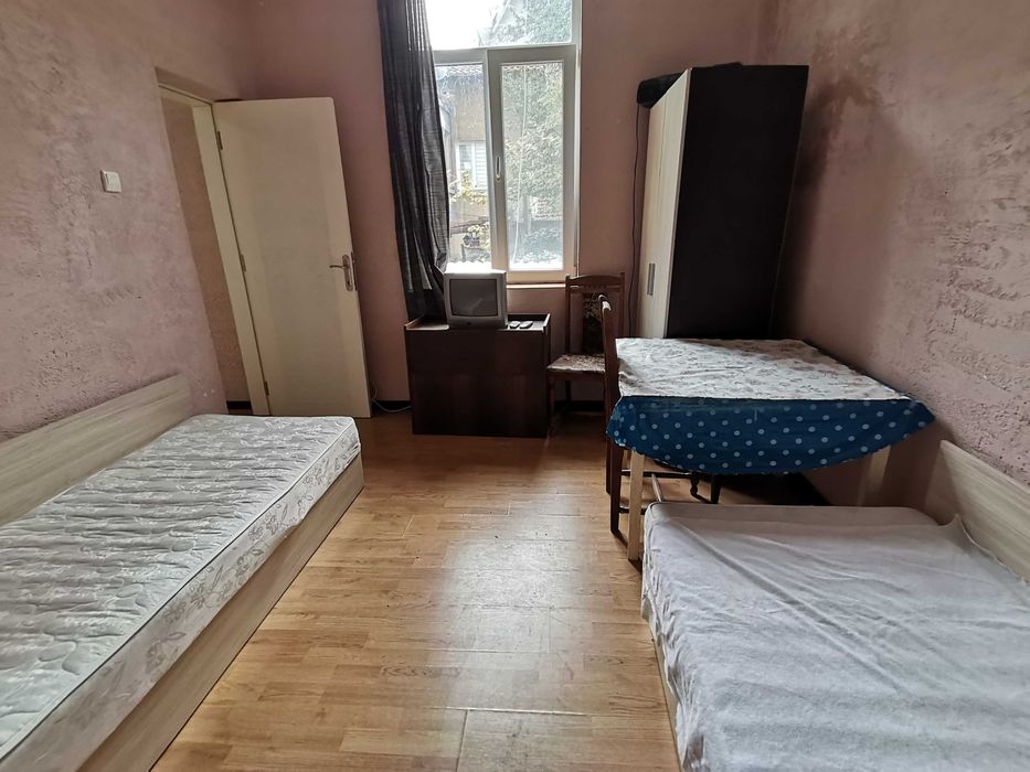 Дава се под наем Двустаен апартамент в Бургас, Възраждане - 55 кв.м за 125 € - Снимка #16