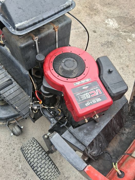 Tractoras  de tuns gazon