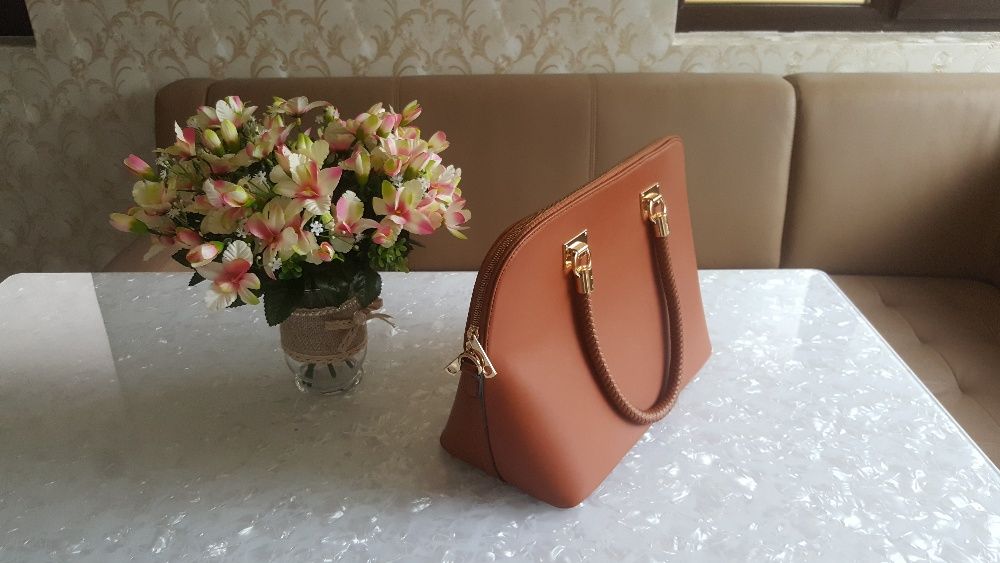 Geanta dama eleganta, incapatoare, maro, NOUA !