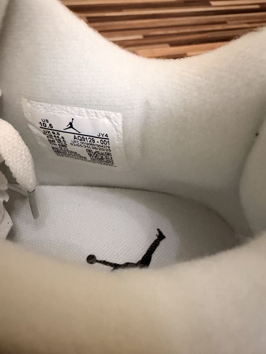 Jordan 4 Frozen Moments