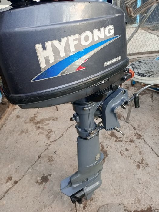 Лодочный  мотор 5 лс.