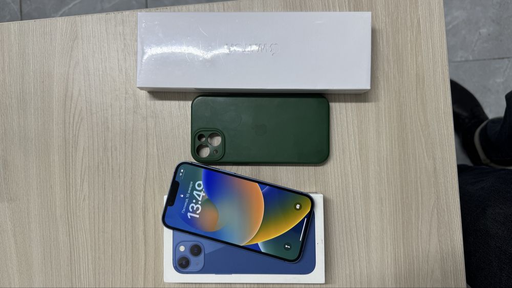 iPhone 13 Apple Watch