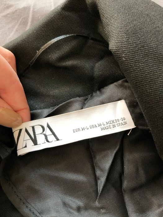 Дамски черен елек Zara